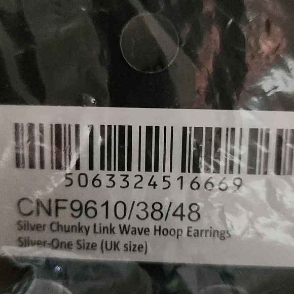 PrettyLittleThing Bold Silver Statement Earrings - Picture 2 of 3